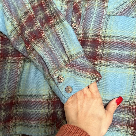 BDG Small Shacket - Picture 5 of 8